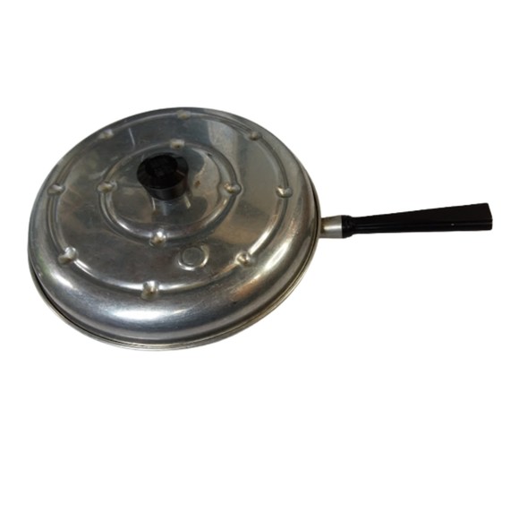 Vintage Wear Ever 12" Skillet With Vented Lid Aluminum With Bake Lite Handle - Picture 1 of 6
